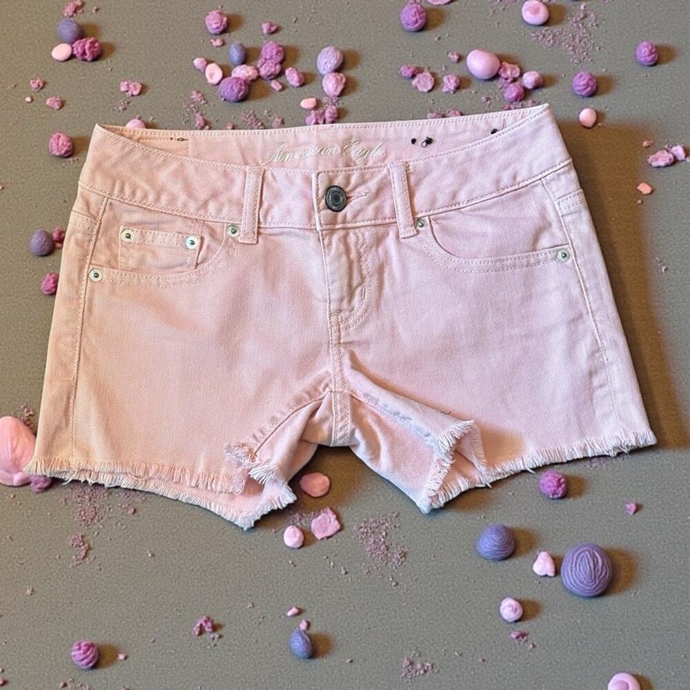 American Eagle Outfitters NW0T Pink Stretch Frayed low Rise Jean Shorts Size 00